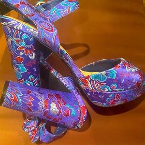 Beautiful floral fabric sandal